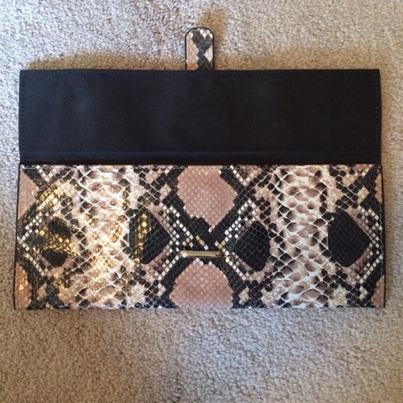 NWOT Uterque Python Print Clutch - Picture 3 of 6